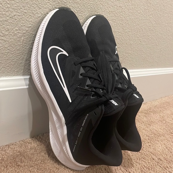 Nike Shoes - Nike running shoes great shape!!